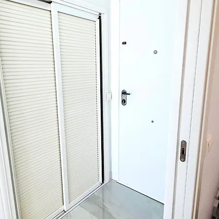 Apartment Skol 521. Fantastic On The Beachfront For Rental.