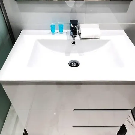 Skol 521. Fantastic On The Beachfront For Rental. Apartment *